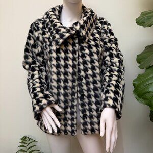 A La Carte Black White Houndstooth Print Faux Fur Coat